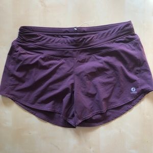 Oiselle Roga Shorts Maroon